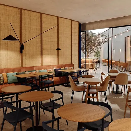 فندق Four Points By Sheraton 4*