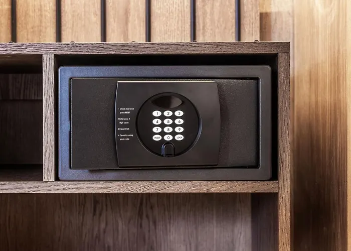 Four Points By Sheraton ホテル