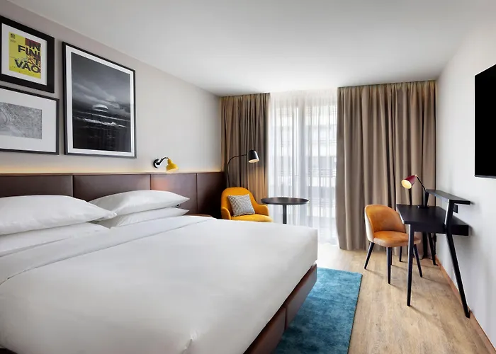 Four Points By Sheraton ホテル